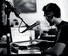 Load image into Gallery viewer, Shure SM58-LC Cardioid Dynamic Vocal Microphone