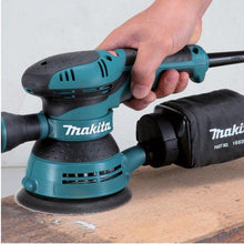 Load image into Gallery viewer, Makita BO5041K 5-Inch Random Orbit Sander Kit
